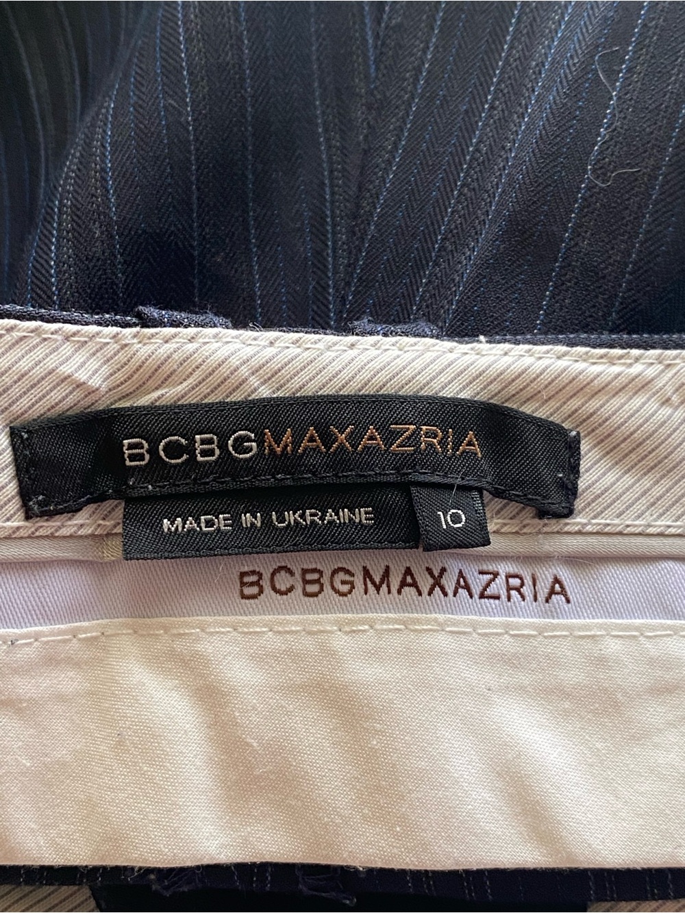 BCBGMAXAZRIA Navy Pinstripe Cuffed Bermuda Shorts Woman 10 Wool Blend Career Y2K - Picture 7 of 14